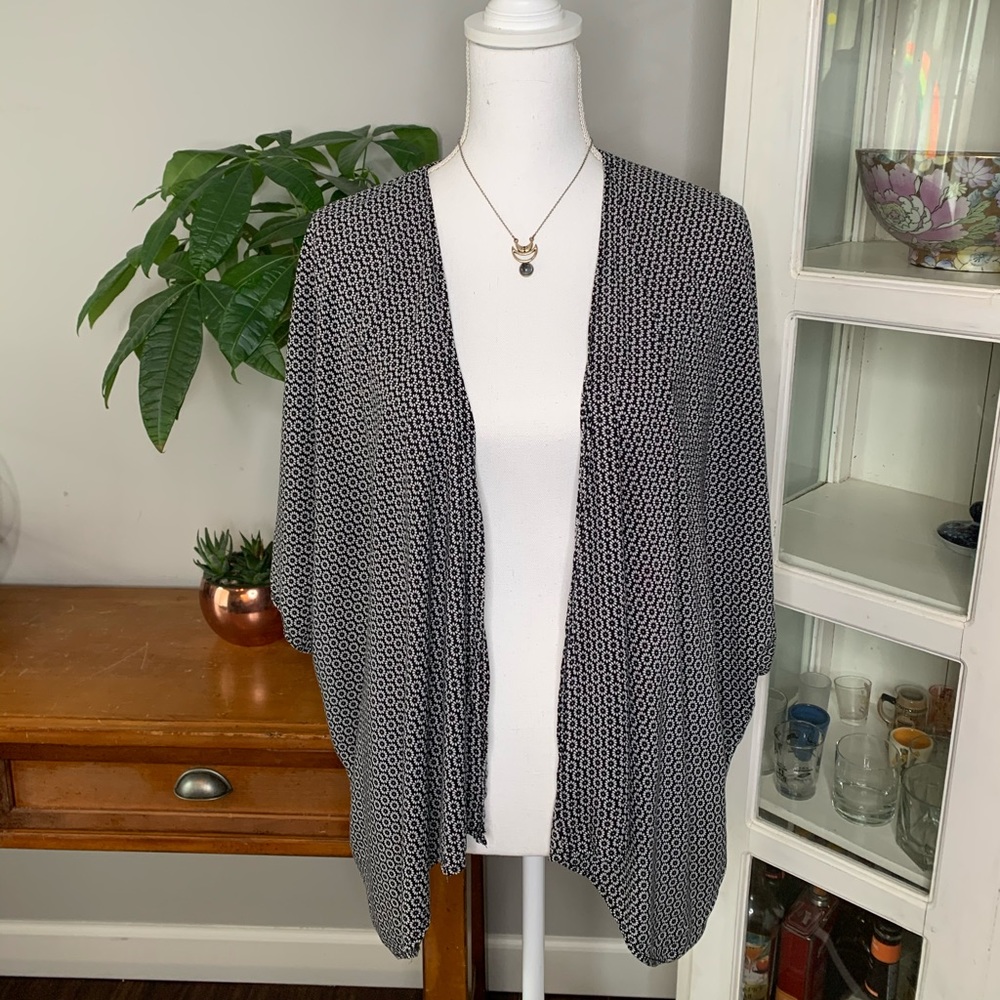 BRANDY MELVILLE Daisy Kimono
